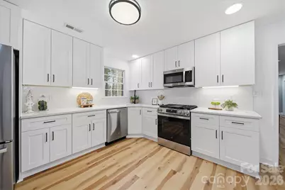 915 Barrington Drive NE, Lenoir, NC 28645 - Photo 16