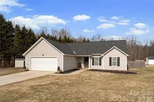 126 Gilcrest Ln, Troutman, NC 28166 - Photo 1