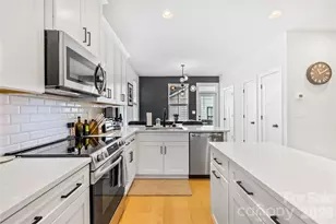 1130 Pegram Crossing Dr, Charlotte, NC 28205 - Photo 4