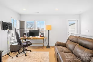 1130 Pegram Crossing Dr, Charlotte, NC 28205 - Photo 24