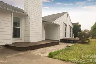 10927 Copperfield Dr, Pineville, NC 28134 - Photo 2