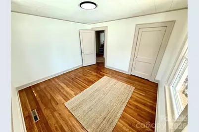 531 21st Avenue NE, Hickory, NC 28601 - Photo 8