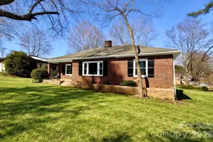 531 21st Ave NE, Hickory, NC 28601 - Photo 2