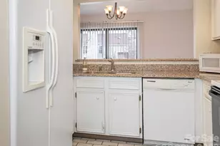 7811 Renaissance Ct, Charlotte, NC 28226 - Photo 8