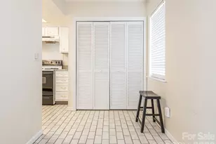 7811 Renaissance Ct, Charlotte, NC 28226 - Photo 12