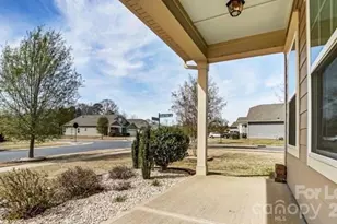 11203 Chapeclane Dr, Charlotte, NC 28278 - Photo 2