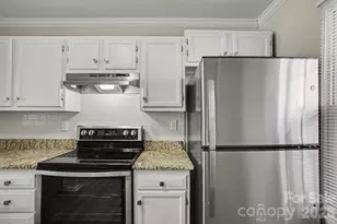 8221 Circle Tree Ln, Charlotte, NC 28277 - Photo 6