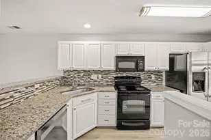 939 Sparrows Nest Ln, Pineville, NC 28134 - Photo 4