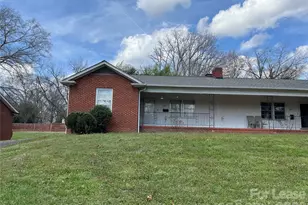 1047 E Main St, Albemarle, NC 28001 - Photo 1