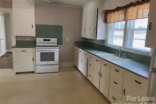 1047 E Main St, Albemarle, NC 28001 - Photo 6