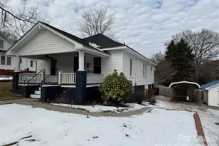 318 N Academy St, Mooresville, NC 28115 - Photo 2