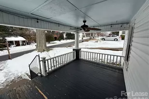 318 N Academy St, Mooresville, NC 28115 - Photo 4