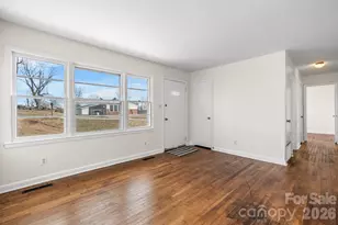 302 Ramsey St, Morganton, NC 28655 - Photo 6