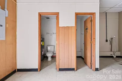 136 W Virginia Avenue, Bessemer City, NC 28016 - Photo 32