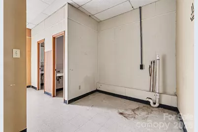 136 W Virginia Avenue, Bessemer City, NC 28016 - Photo 28