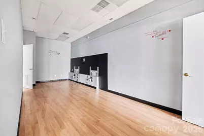 136 W Virginia Avenue, Bessemer City, NC 28016 - Photo 22