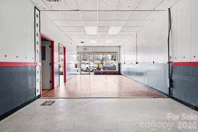 136 W Virginia Avenue, Bessemer City, NC 28016 - Photo 14