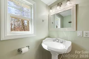 1015 Mountain View St, Hendersonville, NC 28739 - Photo 32