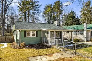 1015 Mountain View St, Hendersonville, NC 28739 - Photo 1