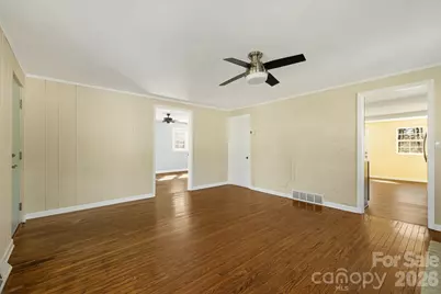 1015 Mountain View Street, Hendersonville, NC 28739 - Photo 10