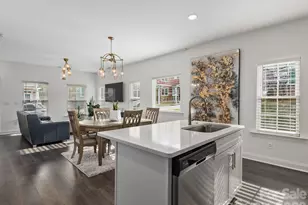 26 Walnut Spgs Dr, Asheville, NC 28804 - Photo 2