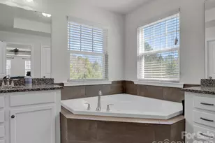 11587 Macallano Dr, Charlotte, NC 28215 - Photo 32