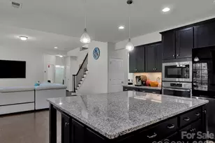 11587 Macallano Dr, Charlotte, NC 28215 - Photo 18