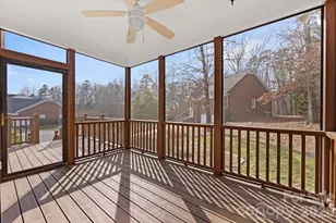 425 Clairview Ln, Matthews, NC 28105 - Photo 4