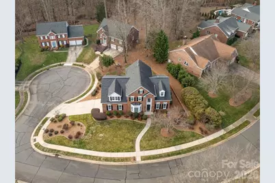 425 Clairview Lane, Matthews, NC 28105 - Photo 2