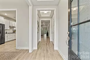 7315 Surprise Ct, Charlotte, NC 28215 - Photo 4