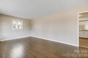 64 Pleasant Ridge Dr, Asheville, NC 28805 - Photo 4