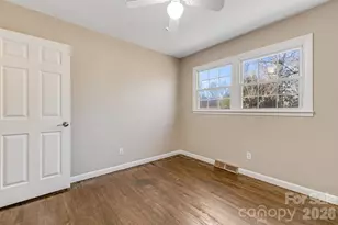 64 Pleasant Ridge Dr, Asheville, NC 28805 - Photo 22