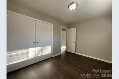 520 Blendwood Drive, Charlotte, NC 28215 - Photo 8