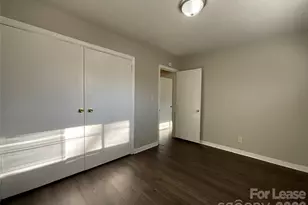 520 Blendwood Dr, Charlotte, NC 28215 - Photo 8