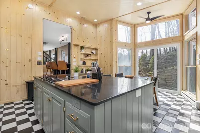 556/558 Thorncliff Drive, Seven Devils, NC 28604 - Photo 30