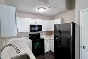 12128 Stewarts Crossing Dr, Charlotte, NC 28215 - Photo 10