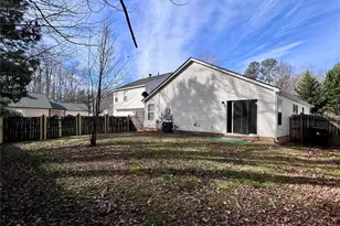 12128 Stewarts Crossing Dr, Charlotte, NC 28215 - Photo 2