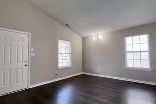 12128 Stewarts Crossing Dr, Charlotte, NC 28215 - Photo 4