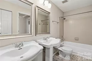 2518 Cranbrook Ln, Charlotte, NC 28207 - Photo 12