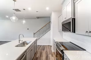 3827 Cheyney Park Dr, Charlotte, NC 28269 - Photo 10