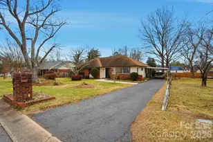 7500 Fox Hunt Rd, Charlotte, NC 28212 - Photo 2