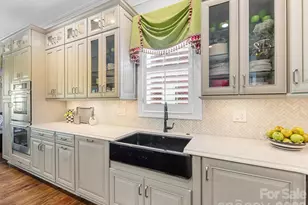 6525 Wakehurst Rd, Charlotte, NC 28226 - Photo 8