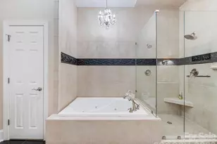 6525 Wakehurst Rd, Charlotte, NC 28226 - Photo 18