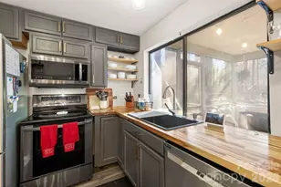 7615 Zermatt Ln, Charlotte, NC 28226 - Photo 14