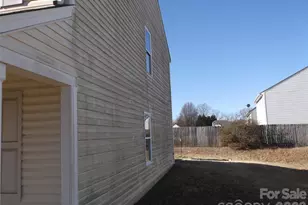 404 Smokehouse Ln, Albemarle, NC 28001 - Photo 2