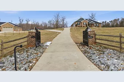 1370 Null Road #4, Lincolnton, NC 28092 - Photo 8