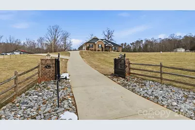 1370 Null Road #4, Lincolnton, NC 28092 - Photo 2
