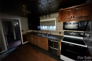 901 8th St, Statesville, NC 28677 - Photo 14