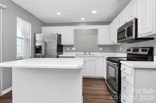 10739 Holly Ridge Blvd, Charlotte, NC 28216 - Photo 12