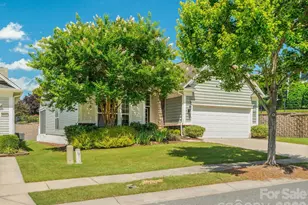 8036 Crater Lake Dr, Fort Mill, SC 29707 - Photo 4